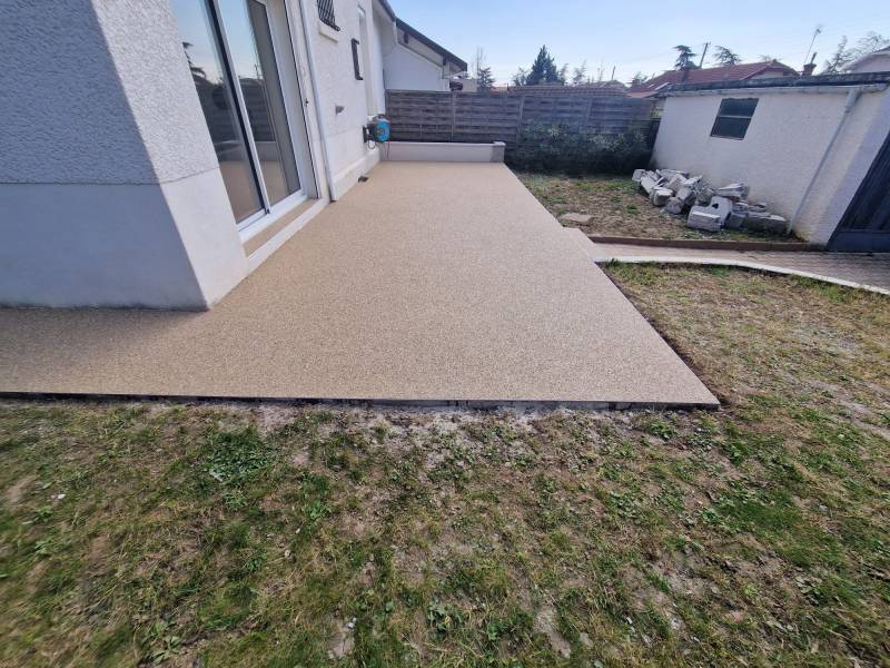 Terrasse en moquette de marbre, résine de marbre Lyon